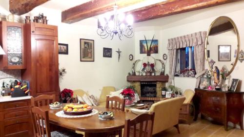 Siggiewi House | Charming House in Siġġiewi + Jacuzzi