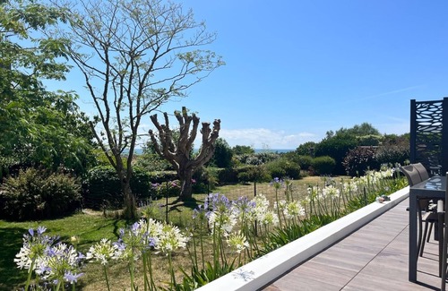 Saint-Jacques Villa | Charming house on the heights of St Jacques with sea view