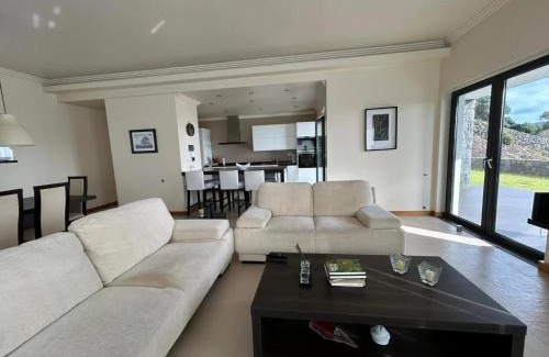 Angra do Heroismo House | Charming house with garden in Angra do Heroísmo