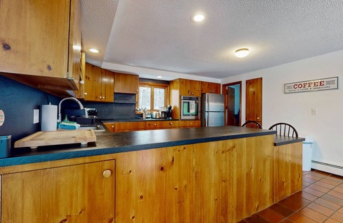 West Hartford House | Charming house w/privacy, bbq, seasonal balcony, hammock, fire pit, w/d, wifi