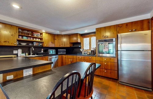 West Hartford House | Charming house w/privacy, bbq, seasonal balcony, hammock, fire pit, w/d, wifi