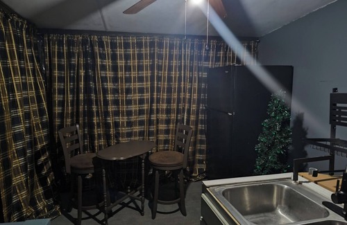 Wilson County House | Charming house w/WiFi and AC in tranquil Wilson,walking distance to brewmasters