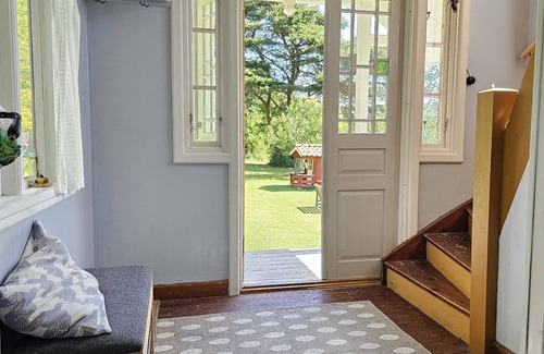 Henan Ski Chalet | Charming house with kayaks, 300m from the sea on Orust | SE09139