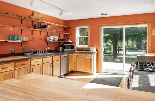 Maple City Cabin | 🍄 Charming Hygge 2BDR Cabin in Leelanau County ➠ 4889