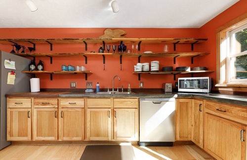 Maple City Cabin | 🍄 Charming Hygge 2BDR Cabin in Leelanau County ➠ 4889