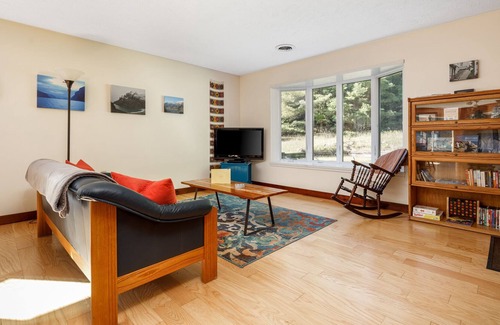Maple City Cabin | π Charming Hygge 2BDR Cabin in Leelanau County β 4889