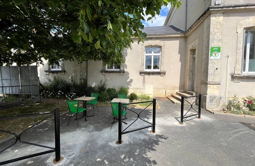 Paudy Cottage | Charming Independent Cottage in Historic School with All-Inclusive Amenities