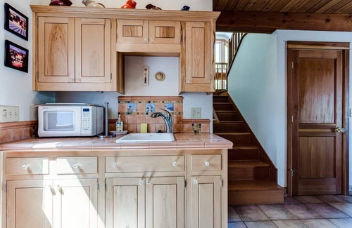 Eugene House | Charming Italian Villa Close to Ducks Games, UO Campus & Local Vineyards
