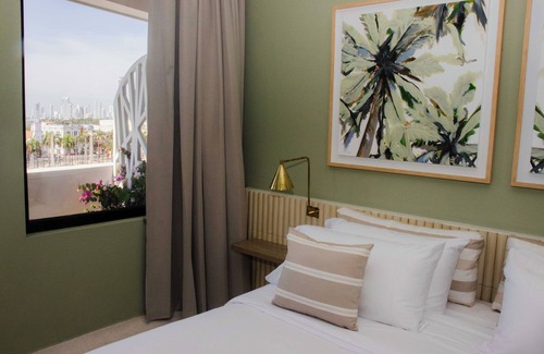 Cartagena Walled City Hotel | Charming king bedroom hotel in delightful Cartagena de Indias with WiFi, AC