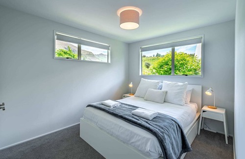 Wanaka House | Charming Lake Wanaka Bach