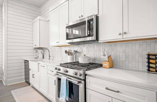 Port Aransas Cottage | Charming Lakefront Cottage with Breathtaking Views in Cinnamon Shore South