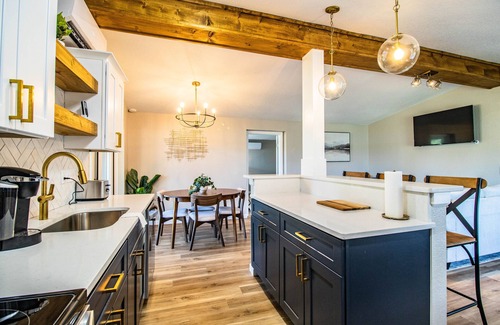 Dixieland House | Charming lakefront home minutes from downtown Lakeland!