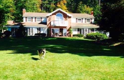 Holderness Cottage | Charming Lakeside abode on Golden Pond