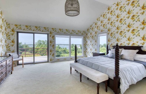 Montauk House | Charming Lakeside home with private pool, skylights, and all the views