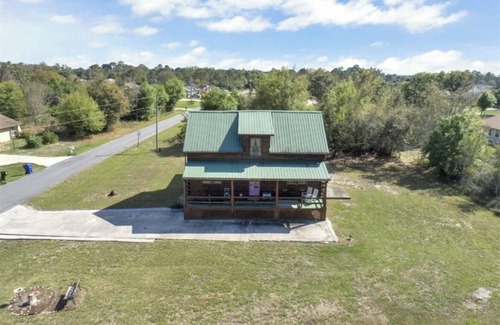 Sun 'N Lake House | Charming large 3-bedroom house in Sebring close to hospital and Sebring Races.