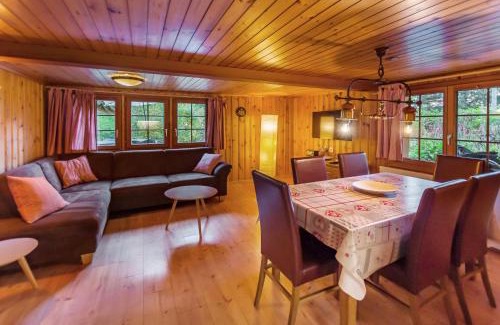Burglauenen Ski Chalet | Charming Little Chalet for 6 People & Free Ski Lockers