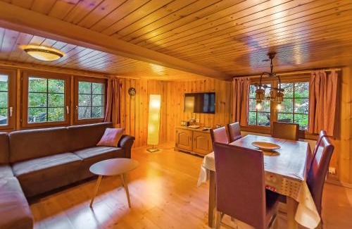 Burglauenen Ski Chalet | Charming Little Chalet for 6 People & Free Ski Lockers