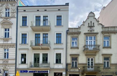 Stare Miasto Apartment | Charming Loft in the Old Town