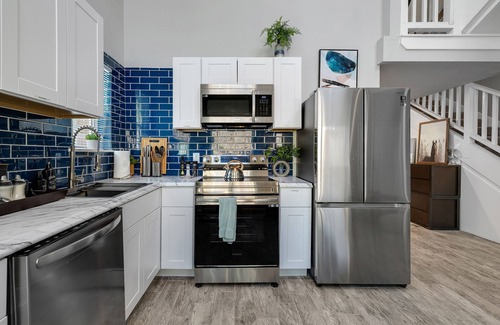 Fort Worth House | Charming Loft in the Heart of Fort Worth - Steps to Starbucks, Shopping & More!