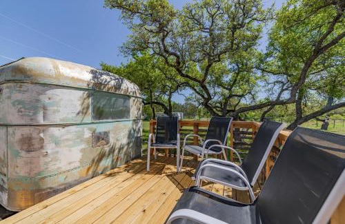 Spicewood House | Charming Luxurious Airstream Beautifully Design with Indoor Bath in Texas