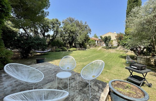 Vendargues Ski Chalet | Charming Mazet with 700m2 garden