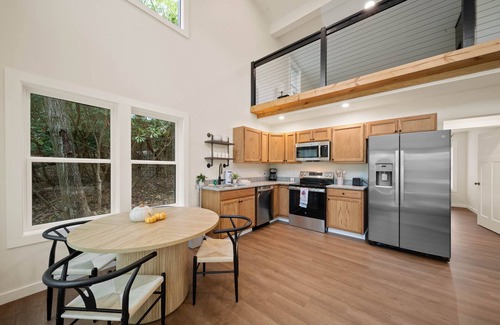 Boone Cabin | Charming Modern Cabin in Quiet Setting