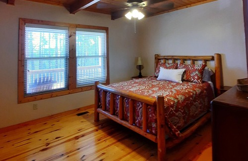 Ranger Cabin | Charming, Mountain Top Get Away !!! 5 Star