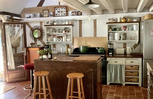 Bonnefoi House | Charming Normandy country house, swimming pool and guest house.