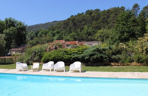 Brignoles House | charming old house ideal for large families or groups of friends