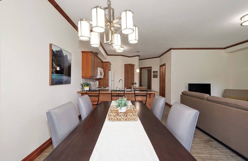 The Blue Mountains Ski Chalet | Charming One Bedroom at Snowbridge- Blue Mountain