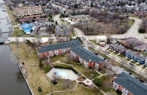 Oshkosh Apartment | Charming Oshkosh Residence Near Fox River With Underground Parking