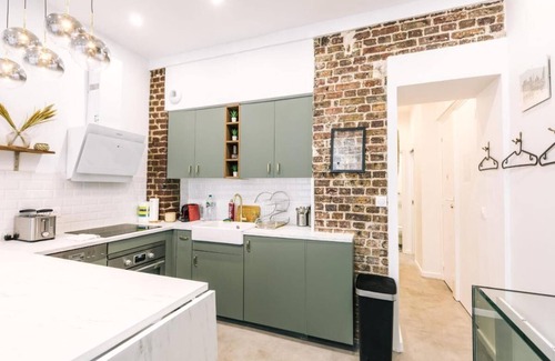 Epinettes Apartment | Charming Parisian Loft in Batignolles