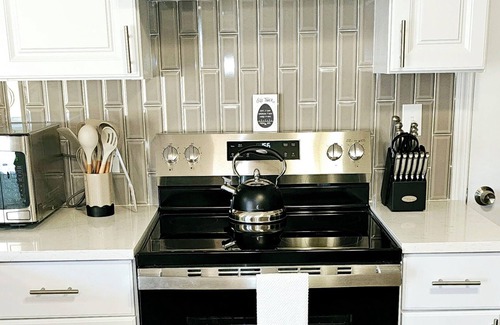 Midland House | Charming, peaceful new remodel 3-bedroom house in Midland