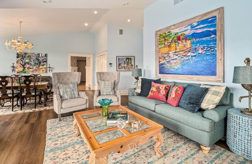 Harbor Springs Condo | Charming penthouse with two balconies & harbor views