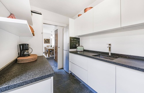 Como Apartment | Charming portion of villa close to the lake, nestled in a quiet oasis amidst