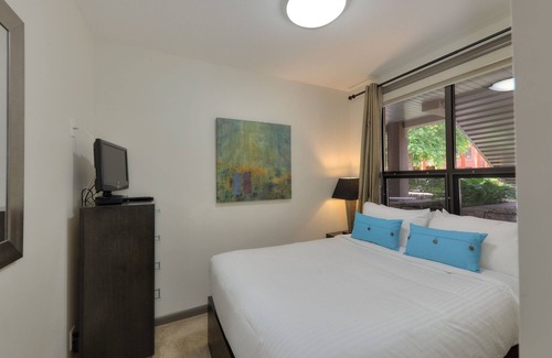 South Pandosy Condo | Charming Private Condo, Near Beach At Family Friendly Playa del Sol Resort
