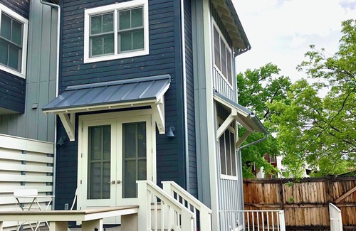 Newlands Apartment | Charming Private Guest Suite located near downtown, shopping and hiking
