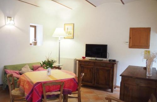 Mollans-sur-Ouveze House | Charming Provençal holiday home with garden