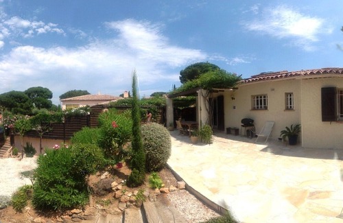 Sainte-Maxime House | Charming Provencal house, beautiful view, near beach, swimming pool, tennis court