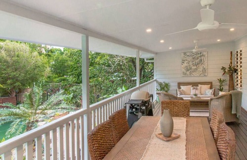 Edge Hill House | Charming Queenslander with Pool – Perfect Family or Friends Getaway in Cairns