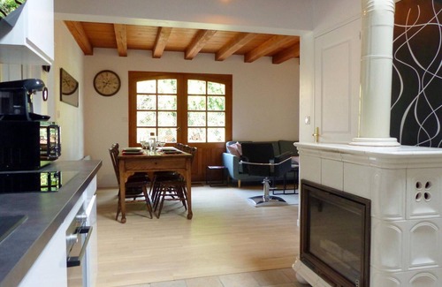 Charroux Cottage | Charming Renovated Cottage with Private Pool, Terrace, and Modern Amenities in Medieval Village