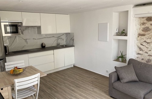 Golfe Juan Apartment | Charming renovated duplex, swimming pool, sea view, quiet location