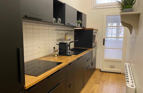 Saint-Lambert Apartment | Charming renovated apartment near the beach