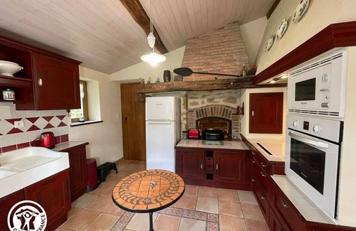 Bourneau Cottage | Charming Restored Country House with Large Garden, Near Baroque Music Festival, 20 km from Thiré