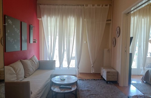 Pangrati Apartment | Charming Retreat