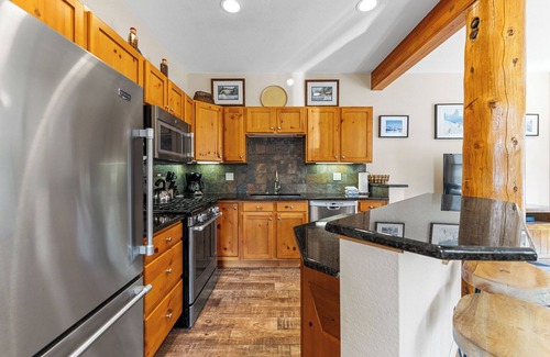Keystone Condo | Charming Retreat in Keystone w/Private Patio & Fireplace, Close to River Run