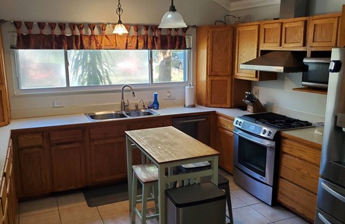 Arlington House | Charming retreat near Downtown and the Hospitals. Short drive to the beach.