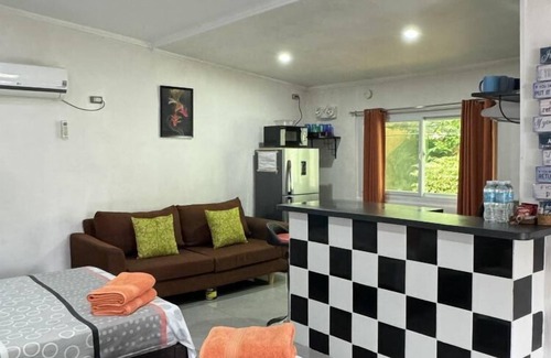Binalonan House | Charming Retreat – Work & Relax in Nature