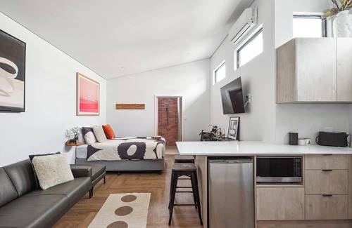 East Fremantle Apartment | Charming Riverside Studio in East Fremantle | Scandinavian Bliss