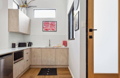 East Fremantle Apartment | Charming Riverside Studio in East Fremantle | Scandinavian Bliss